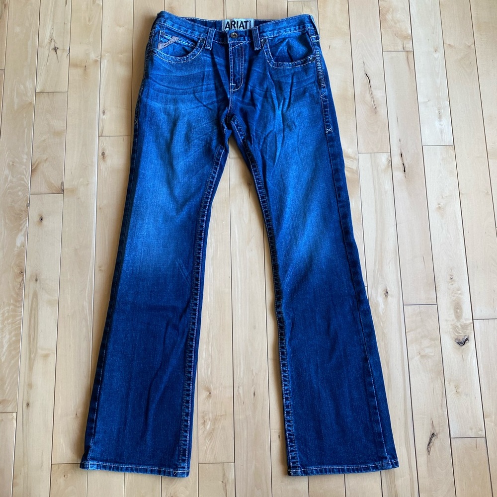 Men’s Ariat M7 Rocker boot leg jeans